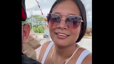 latina cachonda es follada en publico por su amante