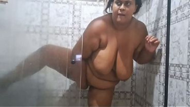 Me depilando gostoso e tendo um squirt no dia de natal
