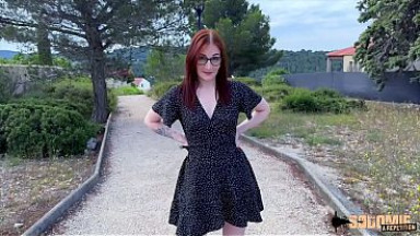 Lavyana, rouquine coquine, ne jure que par la double p&eacute;n&eacute;tration !