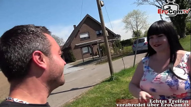 Dicke deutsche Frau mit nat&uuml;rlichen Br&uuml;sten online abgeschleppt f&uuml;r outdoor sex