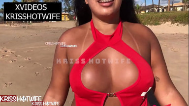 Kriss Hotwife Novinha de Salvador e Corno Filmando Na Praia