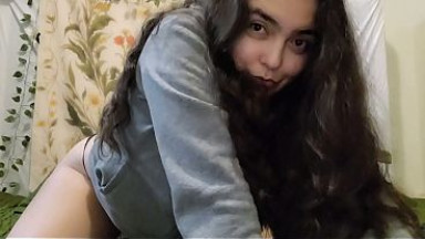 Latina girl likes to masturbate