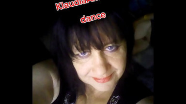 KlaudiaAmberGirl masturbating while dancing