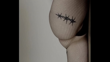 SEXY FISHNET BABE, DO YOU LIKE FISHNETS?