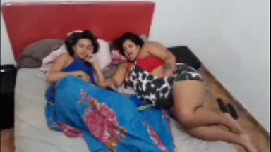 Gr&aacute;vida lactante sexo a tr&ecirc;s com marido e sobrinha...