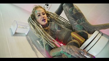Tattoo Covered Solo Piss &ndash; Dreads, Fishnets & Golden Shower Fun