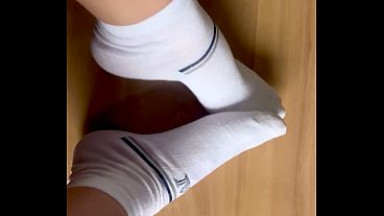 Pezinho suado depois da academia fetiche por p&eacute;s