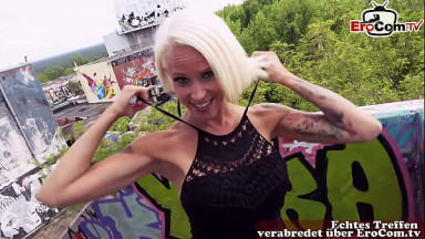 Schlanke deutsche blonde Milf online abgeschleppt f&uuml;r outdoor Sex
