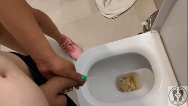 COM PEE LATION RISKY OUTDOOR PUBLIC PEE ANA SPEARS ALFXNOW