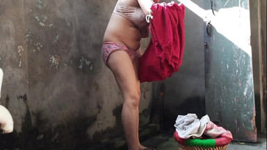 Biggest boobs bhabhi in outdoor