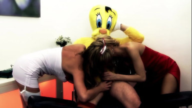 Who Fucked Roger Rabbit - Tweety Byrd never had it this good Scene 6 4K