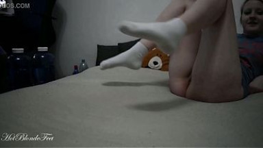 Sexy Feet & Vagina - Miley Grey