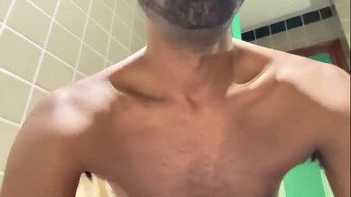 Voc&ecirc;s engolem ou cospem? #cum #porra
