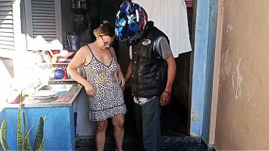 Milf sucks motorbiker big cock
