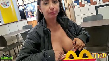 Com uns seios desse ela merece um MC lanche feliz - Natalia Nazzario - Vinny Kabuloso