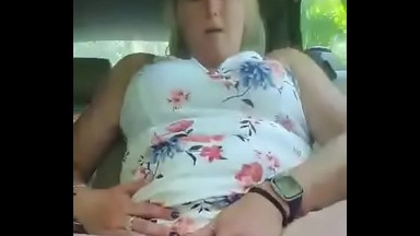 Hotassunicorn orgasms in car